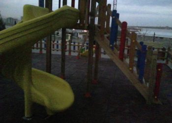 Tek Kuleli Çift Kaydıraklı Ahşap Çitli Ahşap Çocuk Parkı AGÇP 04