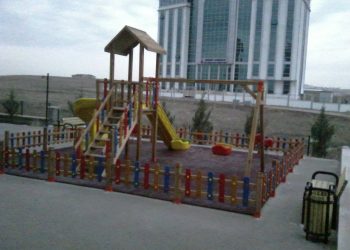 Tek Kuleli Çift Kaydıraklı Ahşap Çitli Ahşap Çocuk Parkı AGÇP 04